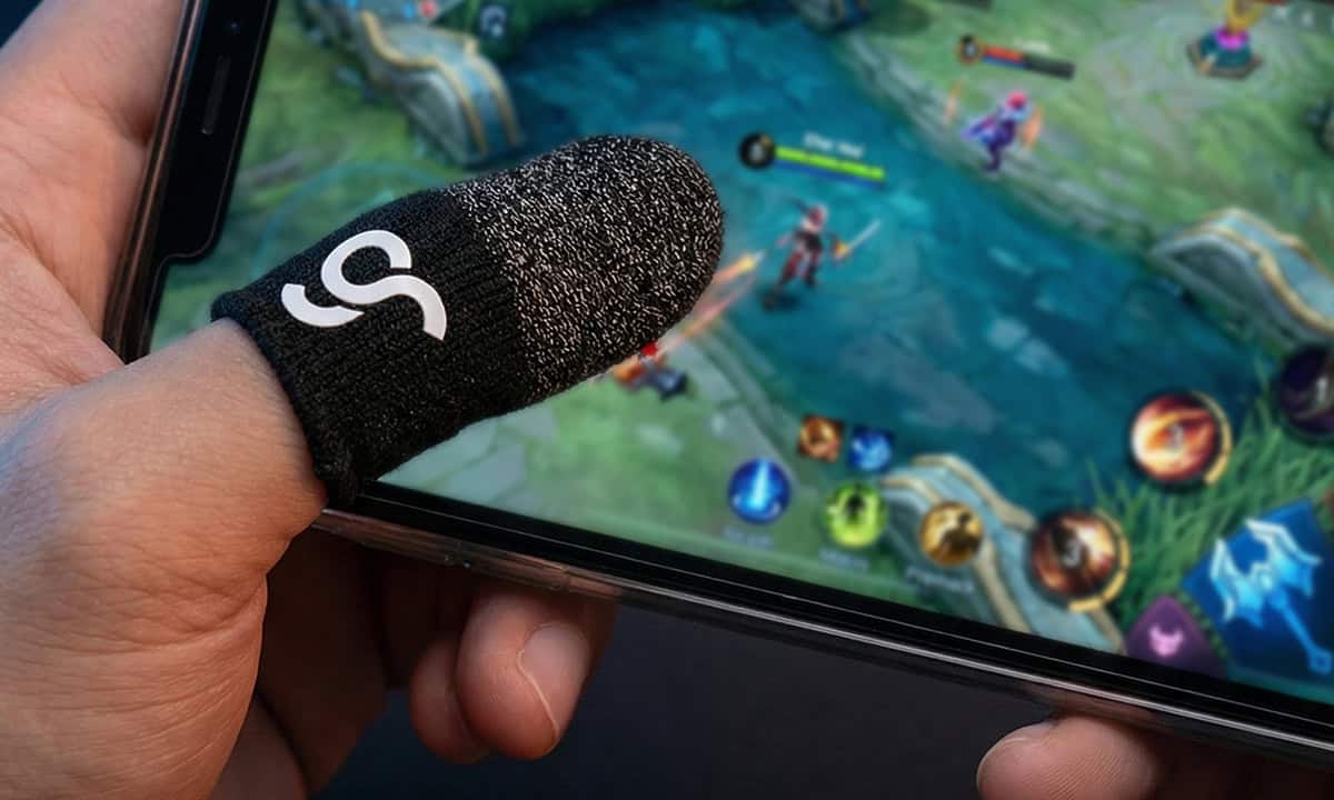 Dinamik oyun kontrolcüsü ile mobil oyun deneyimi, GameRaider kalitesi.